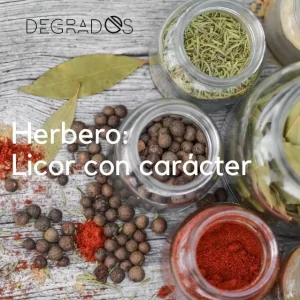Licor de hierbas artesanal